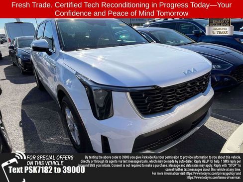 Used 2025 Kia Sorento LX FWD image 1
