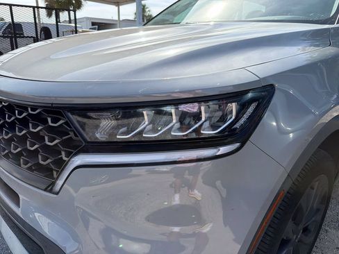 Certified 2022 Kia Sorento X-Line EX AWD/4WD image 4