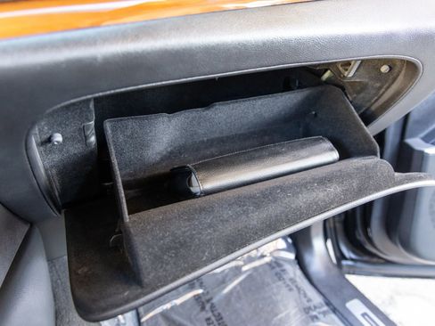 Used 2017 Cadillac Escalade Luxury image 36