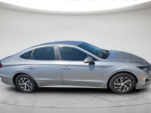 Used 2021 Hyundai Sonata Blue FWD image 2