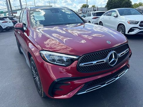 Used 2025 Mercedes-Benz GLC 300 4MATIC image 4