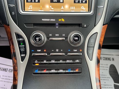 Used 2017 Lincoln MKX Reserve w/ Driver Assistance Package image 18