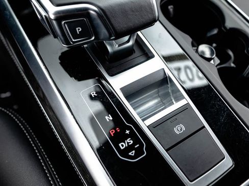 Used 2025 Audi Q7 3.0T Premium Plus AWD/4WD image 24