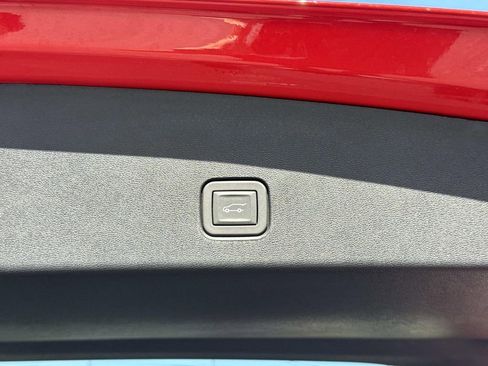 Certified 2025 Cadillac Optiq Sport 1 AWD/4WD image 13