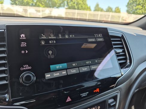 Used 2023 Honda Passport TrailSport image 18