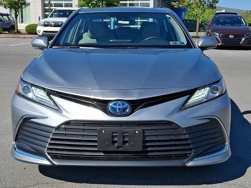 Used 2024 Toyota Camry XLE w/ Cold Weather Package FWD image 4