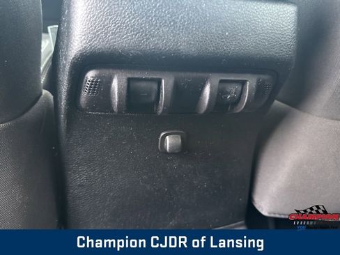 Used 2016 Jeep Wrangler Unlimited Rubicon w/ Connectivity Group image 38