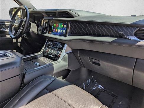 Used 2023 GMC Yukon XL Denali AWD/4WD image 23