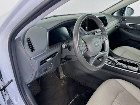 Used 2021 Hyundai Sonata Limited w/ Preferred Accessory Package FWD image 9