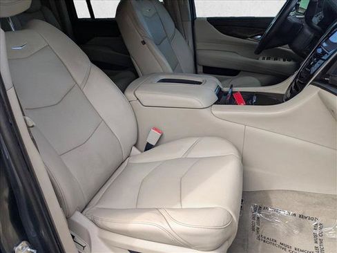 Used 2020 Cadillac Escalade ESV Luxury RWD image 20