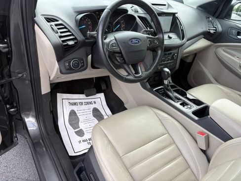 Used 2017 Ford Escape SE w/ SE Leather Comfort Package AWD/4WD image 24
