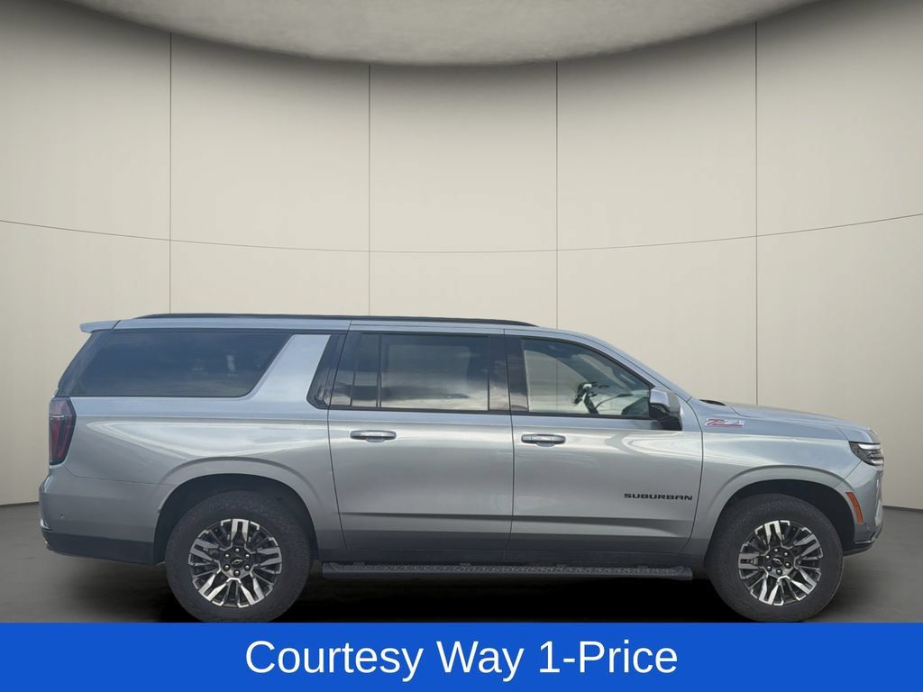 Used 2025 Chevrolet Suburban Z71 AWD/4WD image 11