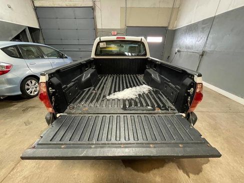Used 2008 Toyota Tacoma Base 4x2 2dr Regular Cab 6.1 f image 23