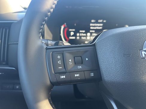 New 2026 Nissan Pathfinder SL image 14