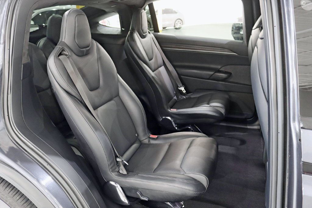 Used 2022 Tesla Model X AWD/4WD image 30