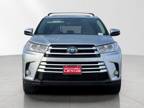 Used 2019 Toyota Highlander XLE AWD/4WD image 9