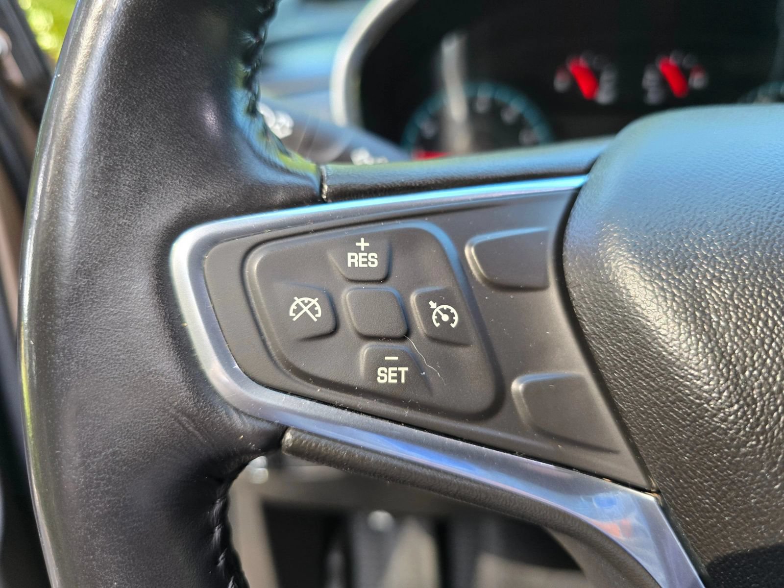 Used 2018 Chevrolet Equinox LT AWD/4WD image 24