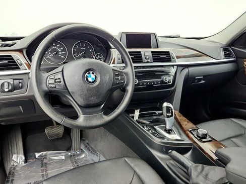 Used 2017 BMW 320i 320i Sedan with Premium and Dr image 13