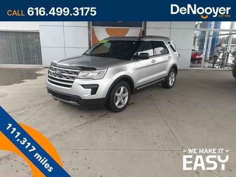 Used 2018 Ford Explorer XLT FWD image 1