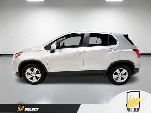 Used 2020 Chevrolet Trax LS w/ Tint and Cruise Package FWD image 11