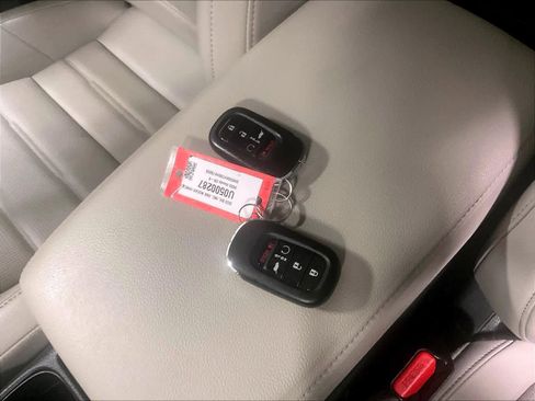 Used 2025 Honda CR-V EX-L image 30