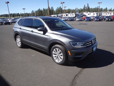 Used 2019 Volkswagen Tiguan S w/ 3rd Row Seat Package AWD/4WD image 7