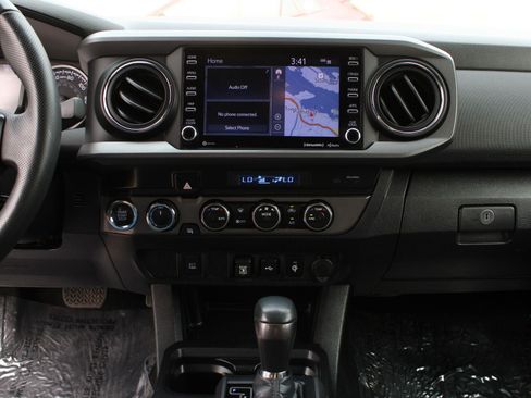 Used 2022 Toyota Tacoma TRD Sport AWD/4WD image 10