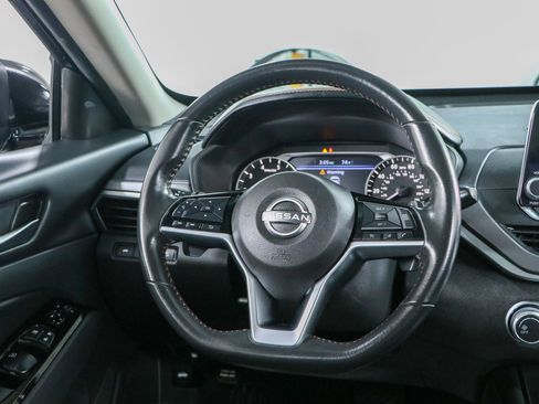 Used 2024 Nissan Altima 2.5 SR FWD image 12