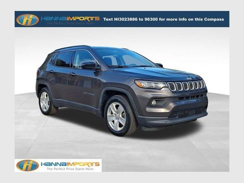Used 2022 Jeep Compass Latitude image 1