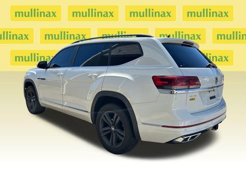 Used 2021 Volkswagen Atlas SE w/ Panoramic Sunroof Package FWD image 3