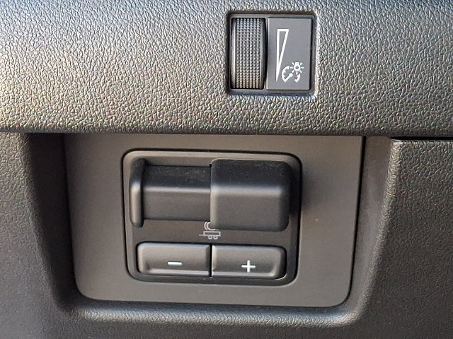 Used 2023 GMC Canyon Denali AWD/4WD image 9