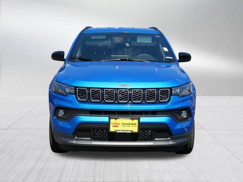 Used 2026 Jeep Compass Latitude AWD/4WD image 2
