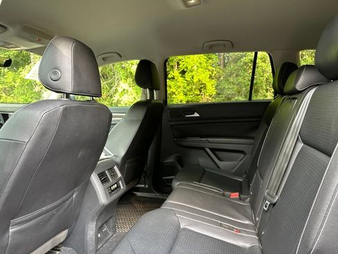 Used 2021 Volkswagen Atlas SE w/ Towing Package FWD image 6