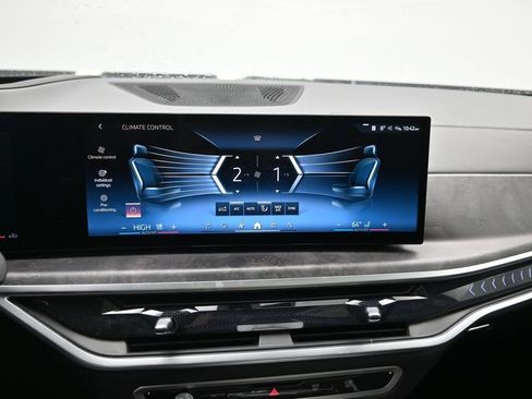 Used 2024 BMW X7 xDrive40i w/ M Sport Package image 17