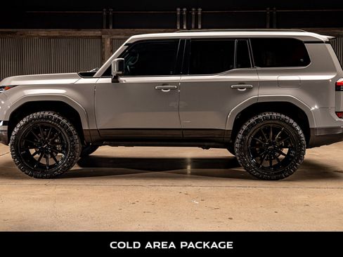 Used 2025 Lexus GX 550 image 6