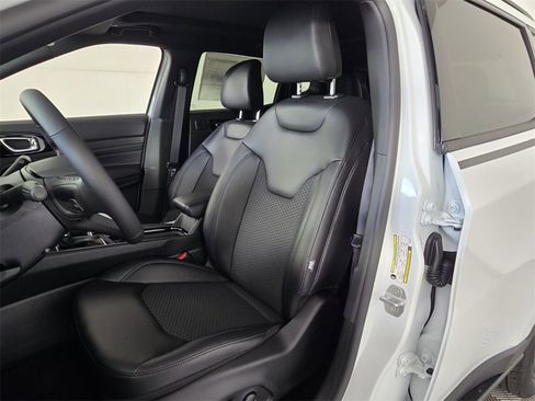 New 2026 Jeep Compass Latitude image 6