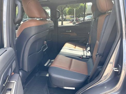 Used 2024 Lexus GX 550 w/ Accessory Package (Z1) AWD/4WD image 20