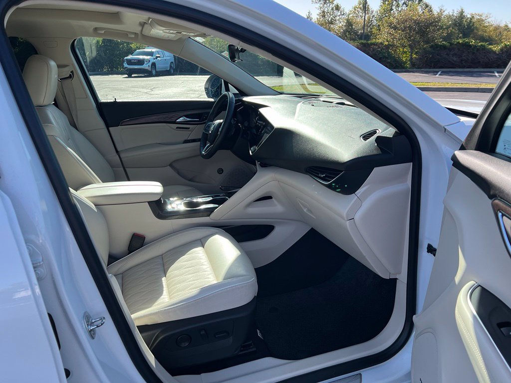 Used 2021 Buick Envision Avenir w/ Technology Package II AWD/4WD image 10