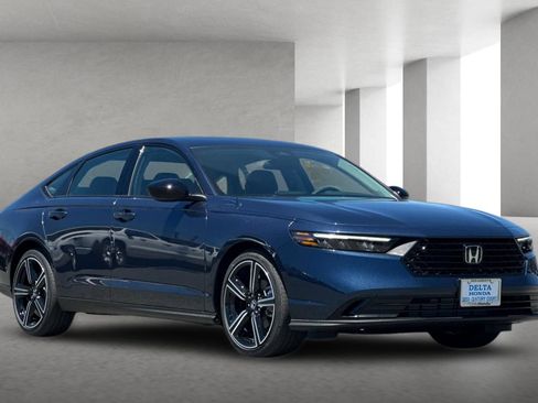 Used 2026 Honda Accord SE image 2