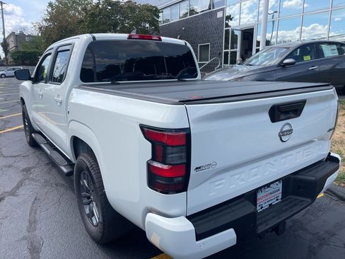 Certified 2025 Nissan Frontier SV image 3