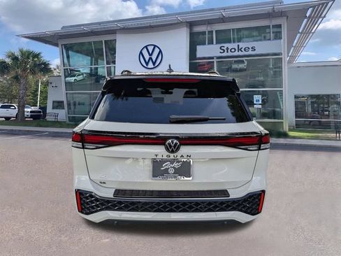 New 2026 Volkswagen Tiguan SE R-Line FWD image 5
