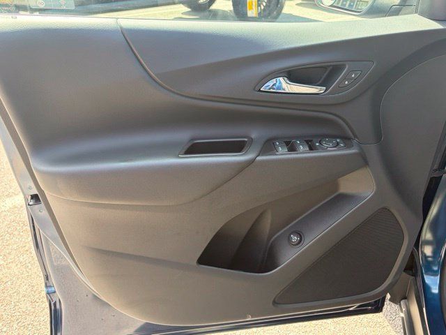 Used 2021 Chevrolet Equinox LT AWD/4WD image 11
