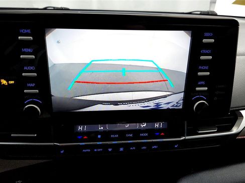 Certified 2024 Toyota Sienna XLE image 32