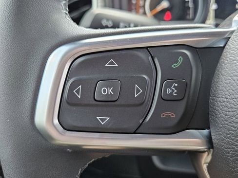 Used 2025 Jeep Wrangler Unlimited Sahara AWD/4WD image 21