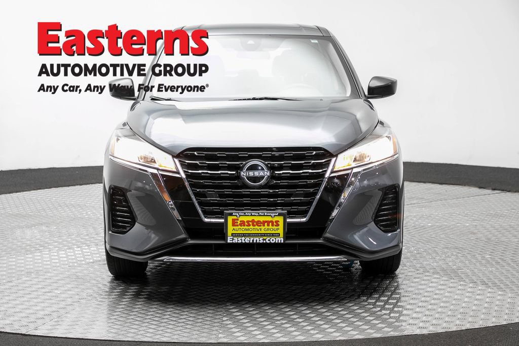 Used 2023 Nissan Kicks S FWD image 3