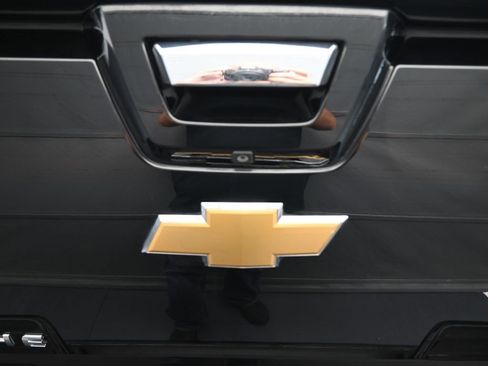 Used 2013 Chevrolet Avalanche LTZ image 14