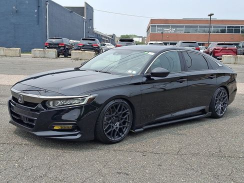 Used 2019 Honda Accord Sport image 3