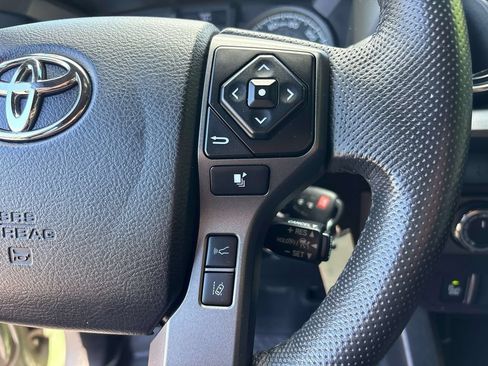 Used 2021 Toyota Tacoma TRD Off-Road w/ TRD Premium Off Road Package AWD/4WD image 20