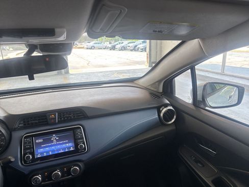 Used 2025 Nissan Versa SV w/ Trunk Package FWD image 38
