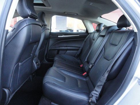 Used 2019 Ford Fusion Titanium image 14